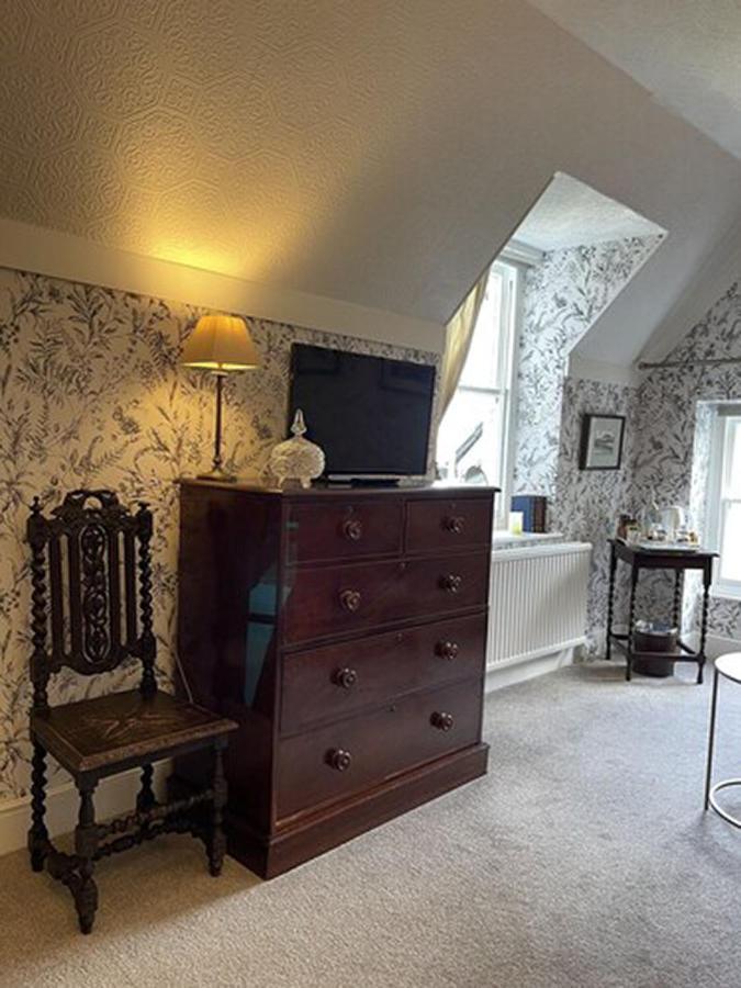 린턴 Highcliffe House B&B 외부 사진
