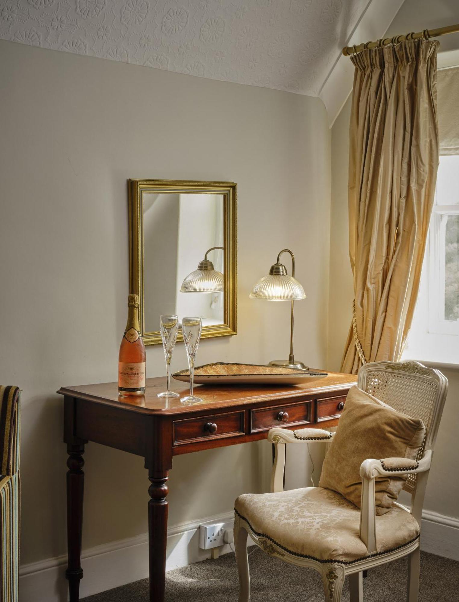 린턴 Highcliffe House B&B 외부 사진